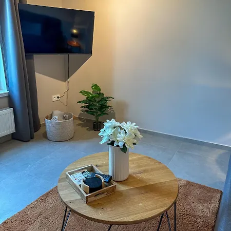 Uferresidenz - Altbau-charme & Komfort Am Wasser