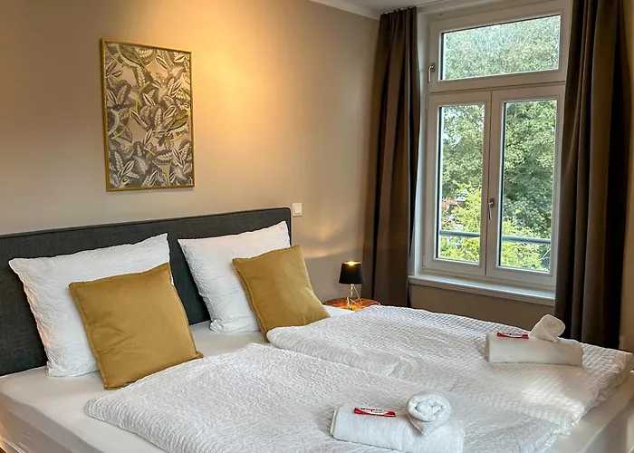 Uferresidenz - Altbau-charme & Komfort Am Wasser