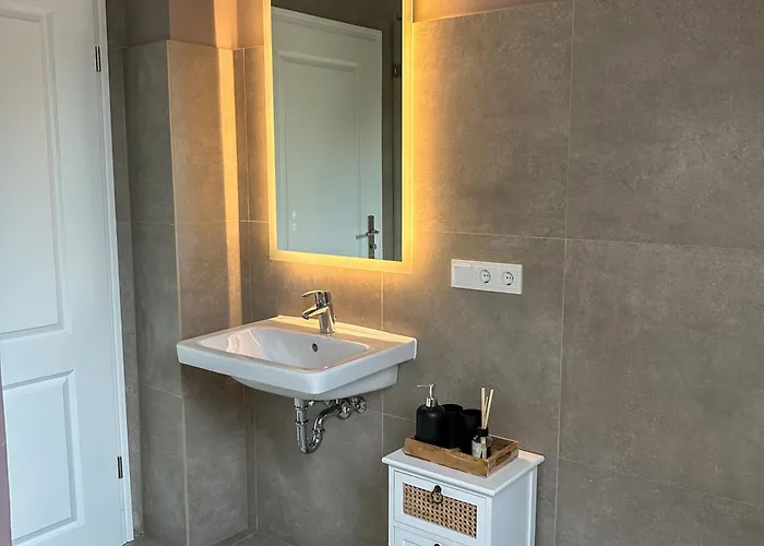 Uferresidenz - Altbau-charme & Komfort Am Wasser